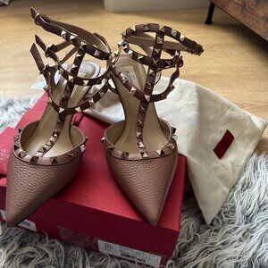 Valentino Garavani Rockstud Caged Pump